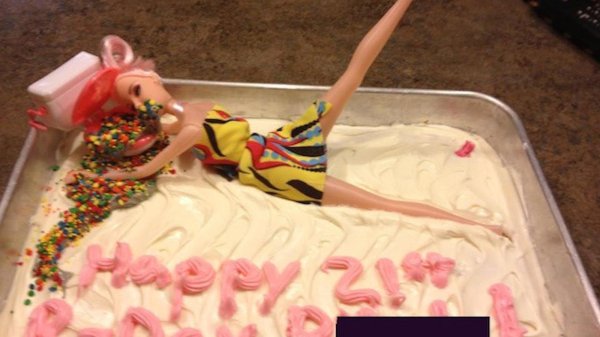 Девушка и торт