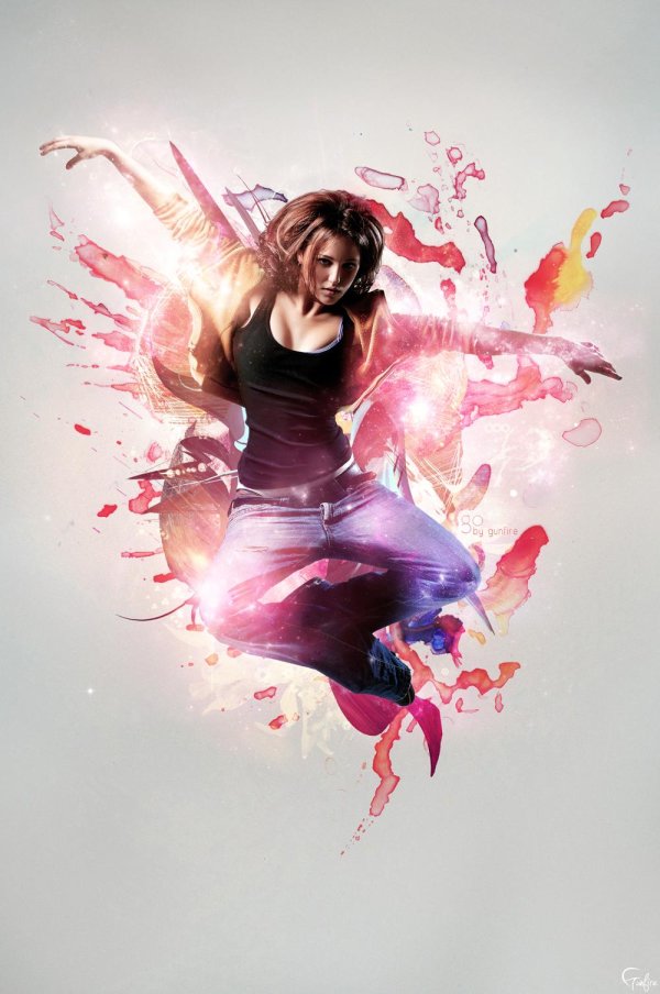 С танцующими девушками