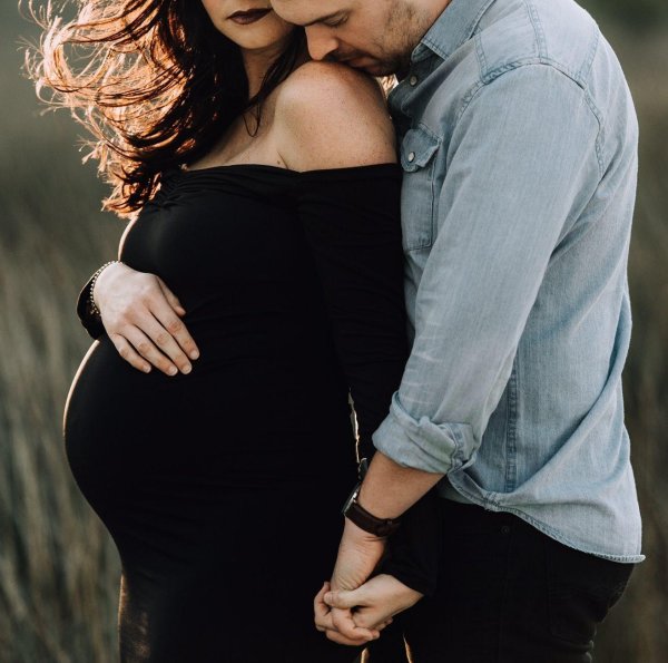 С беременными девушками