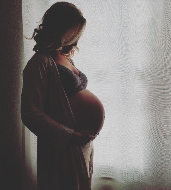 С беременными девушками