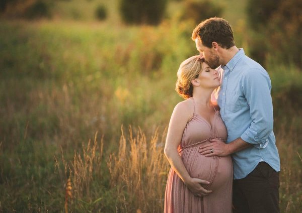 С беременными девушками