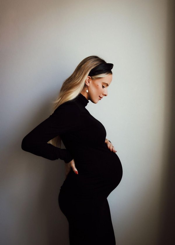 С беременными девушками