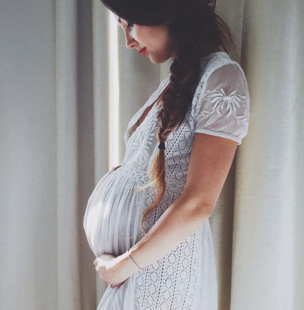 С беременными девушками