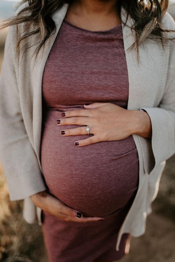 С беременными девушками