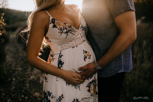 С беременными девушками