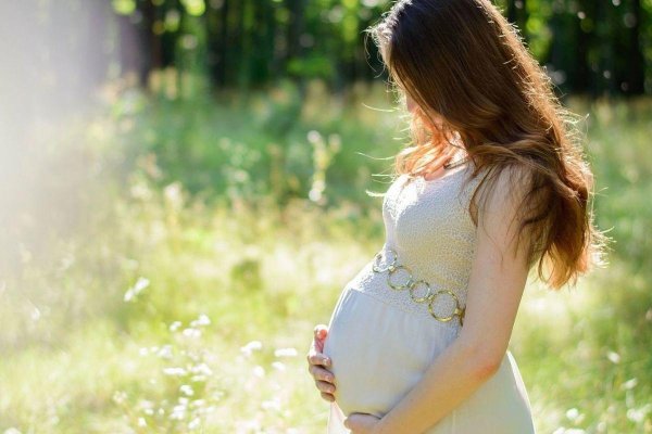 С беременными девушками