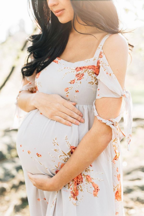 С беременными девушками