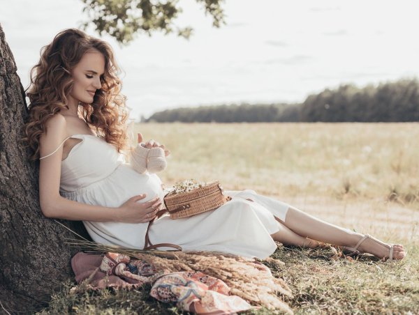 С беременными девушками