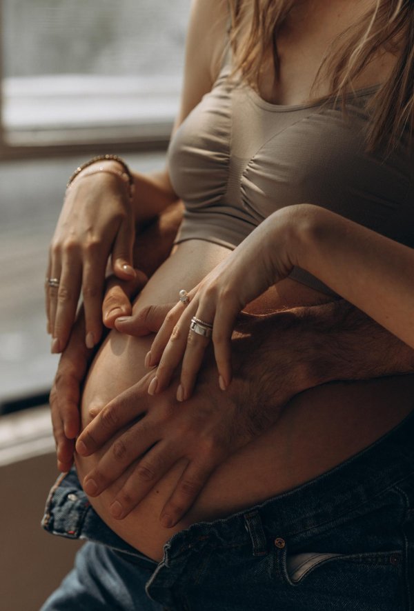 С беременными девушками