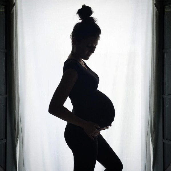 С беременными девушками