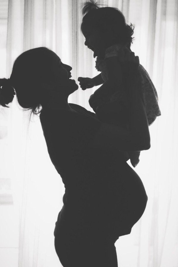 С беременными девушками