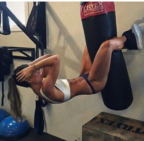 С девушками спорт