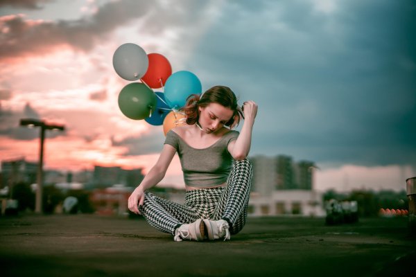 Девушка и шары