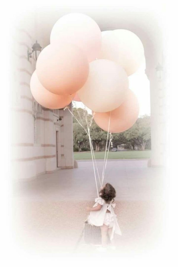 Девушка и шары