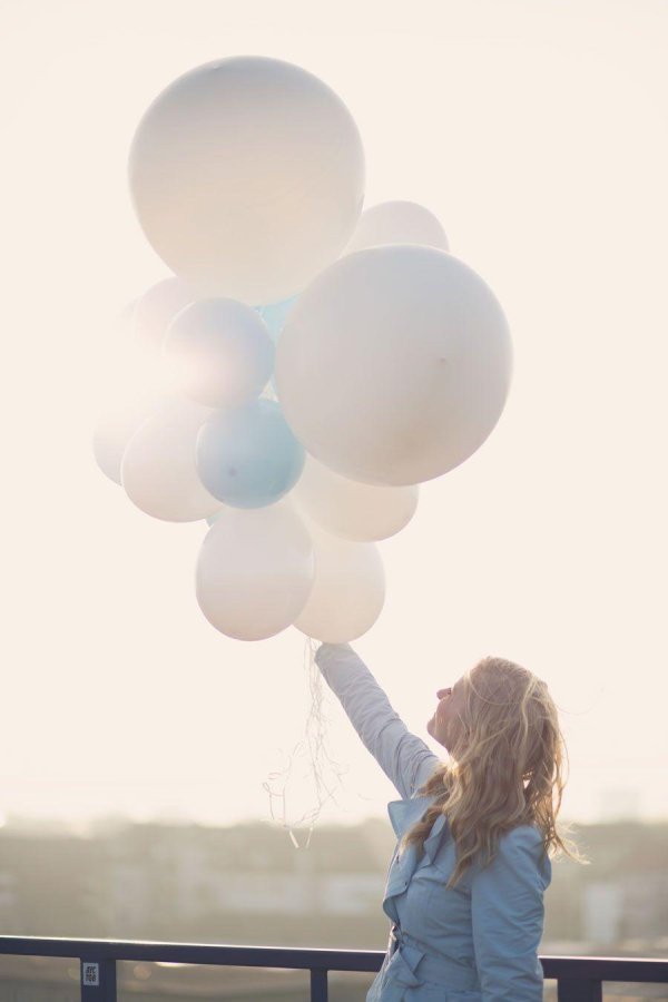 Девушка и шары