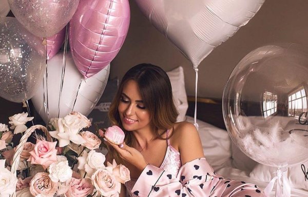 Девушка и шары