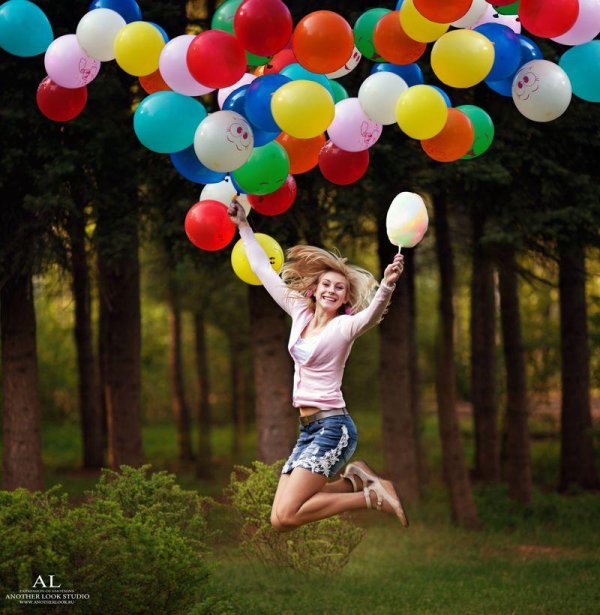 Девушка и шары