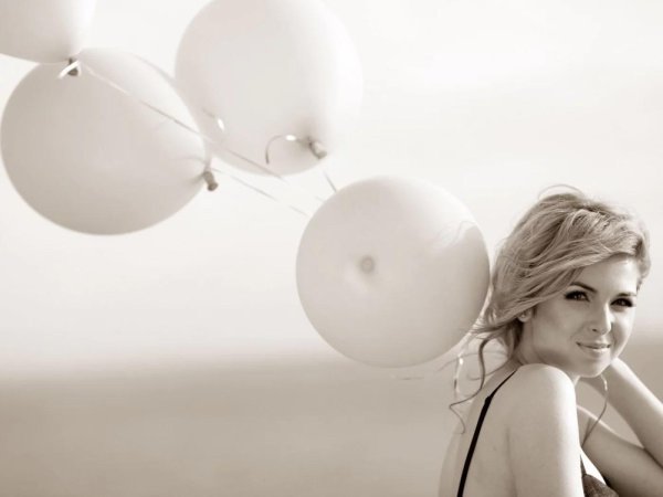 Девушка и шары