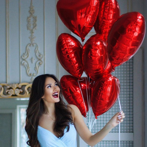 Девушка и шары