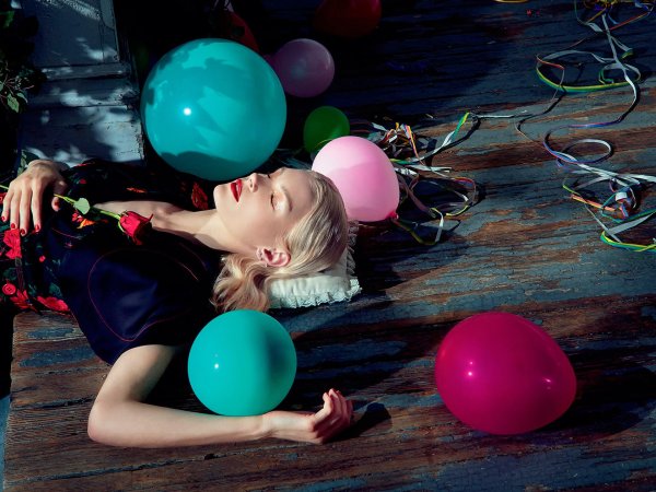 Девушка и шары