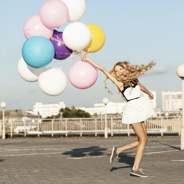 Девушка и шары