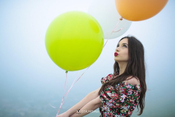 Девушка и шары