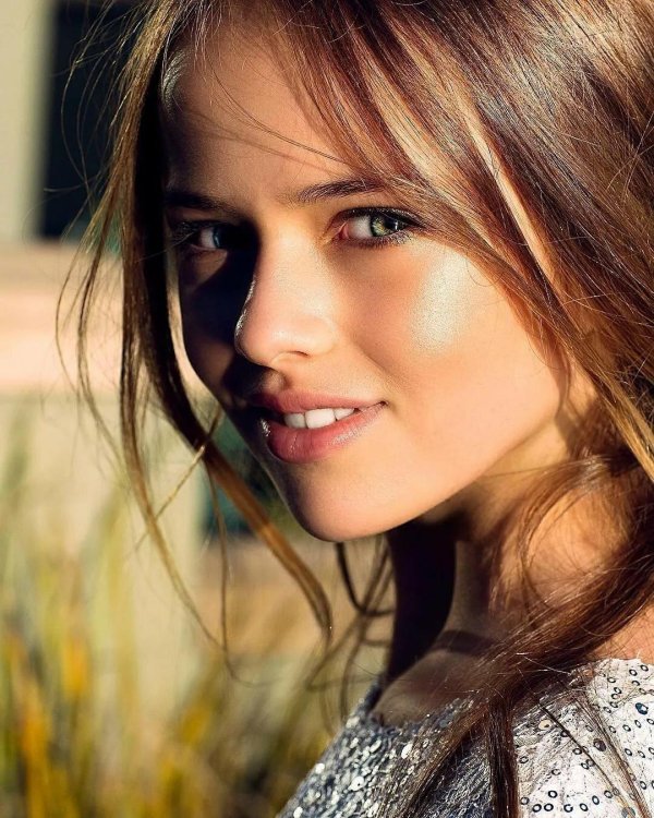 Самая девушка молодая