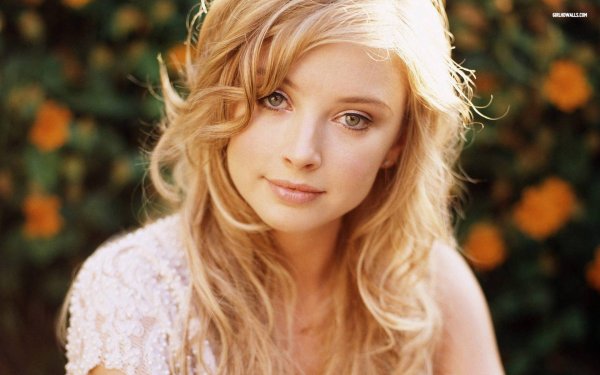 Самая девушка молодая