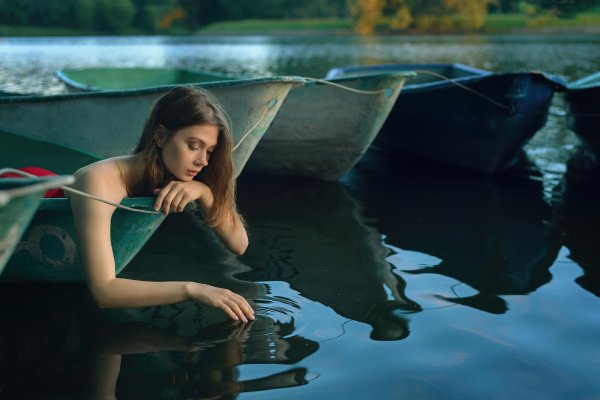 Девушка на воде