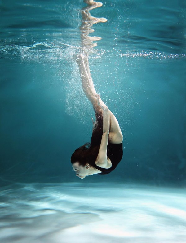 Девушка на воде