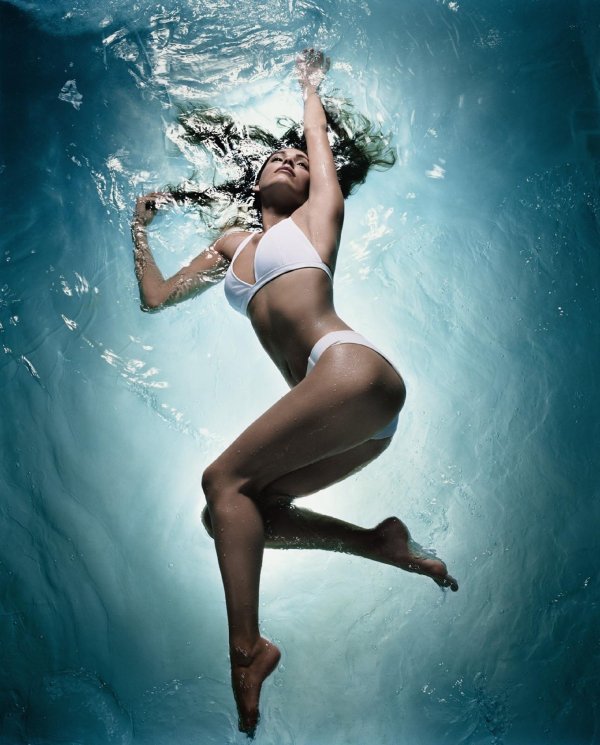 Девушка на воде