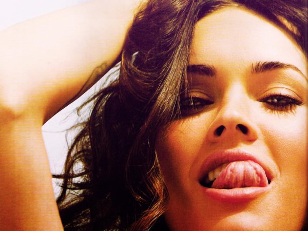 Девушка с языком