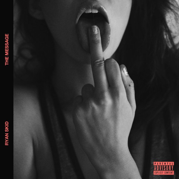 Девушка с языком