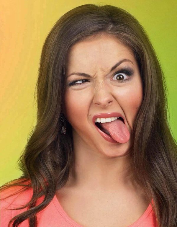 Девушка с языком