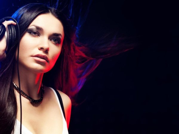 Музыкальные с девушками