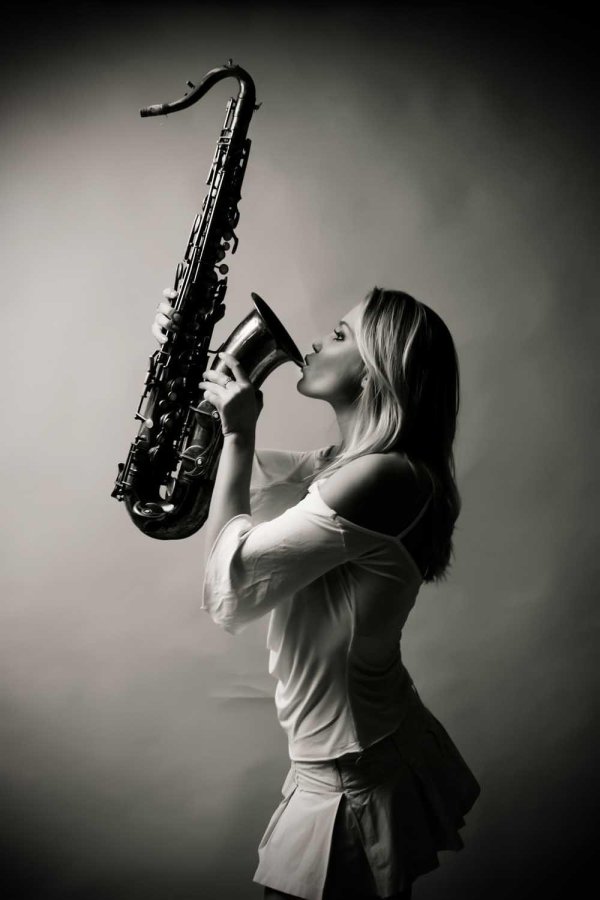 Музыкальные с девушками