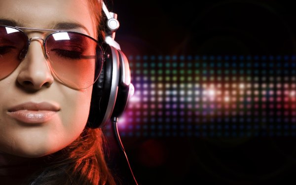 Музыкальные с девушками