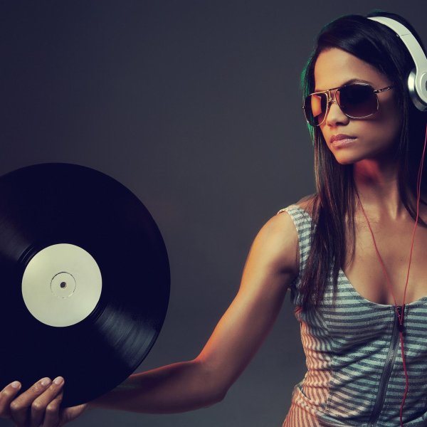 Музыкальные с девушками