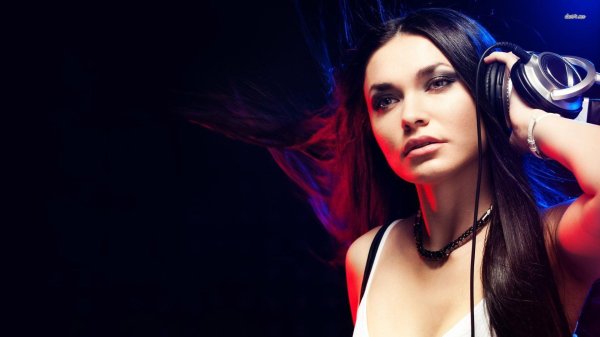 Музыкальные с девушками