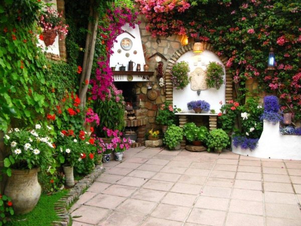 цветочный дворик