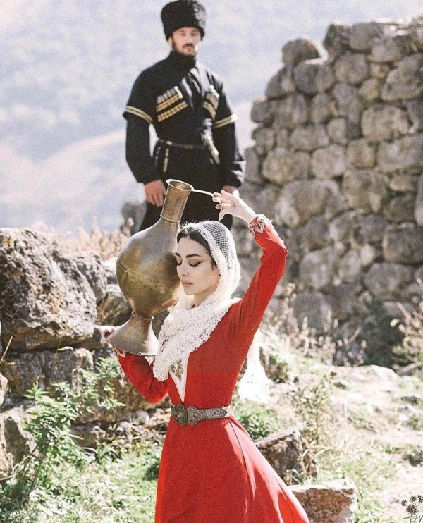 С кавказскими девушками