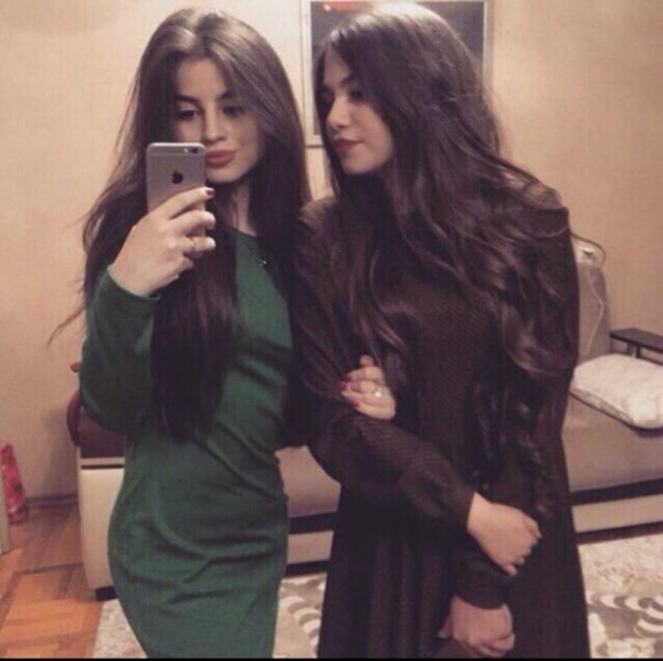 С кавказскими девушками