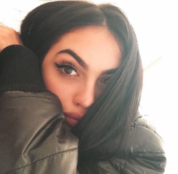 С кавказскими девушками