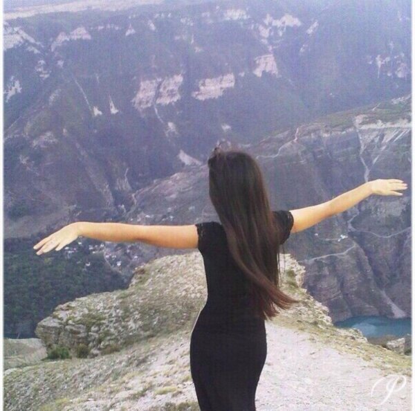 С кавказскими девушками