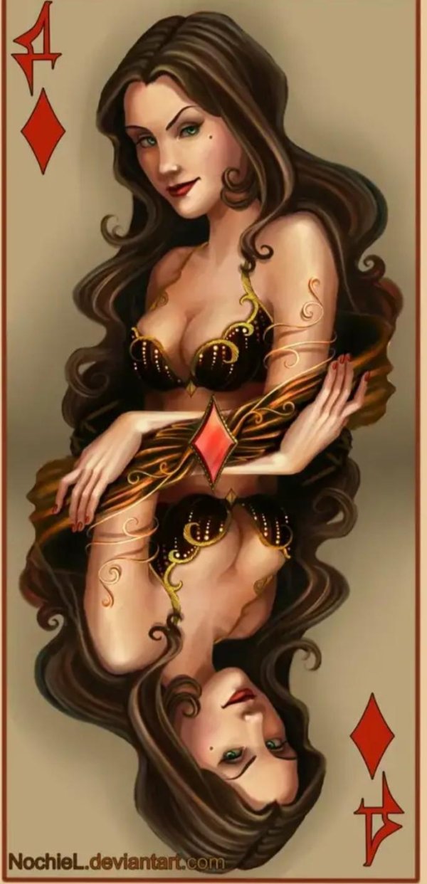 Девушка с картами