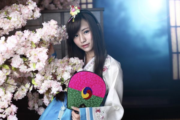 С корейскими девушками