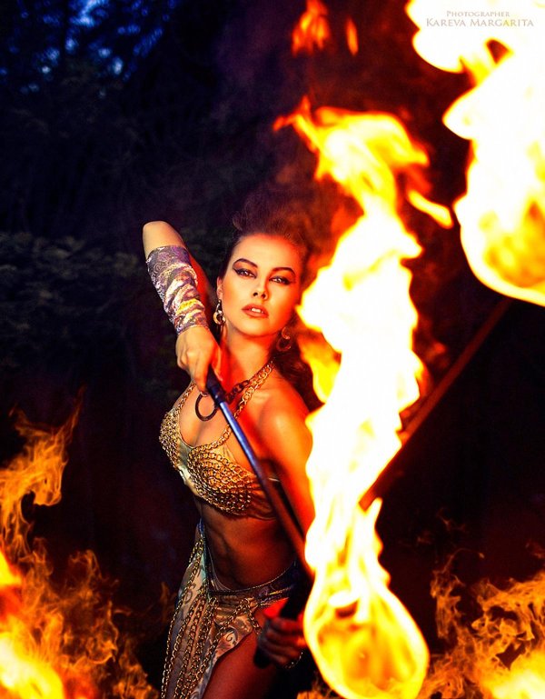 Девушка и огонь