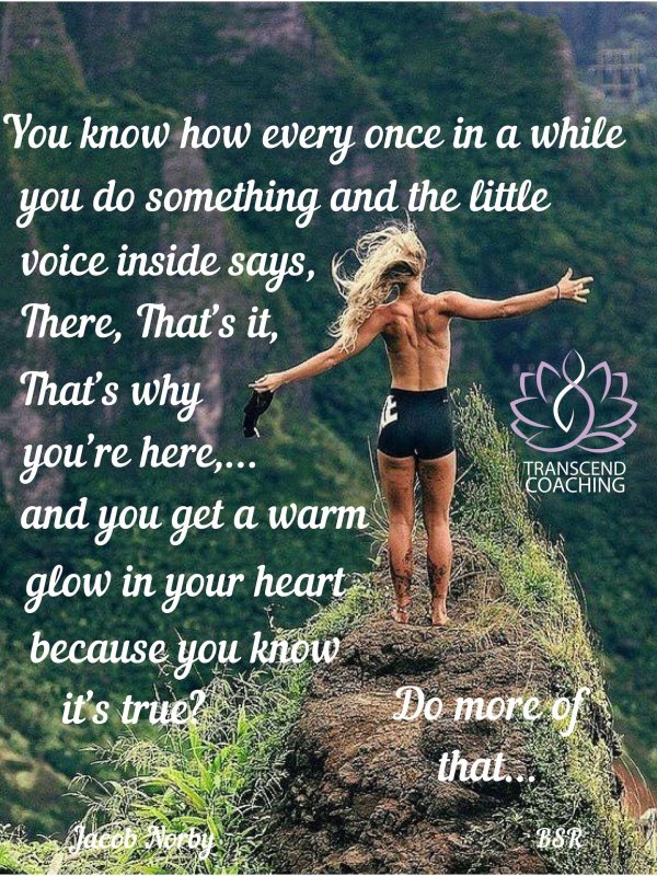 Девушка на горе