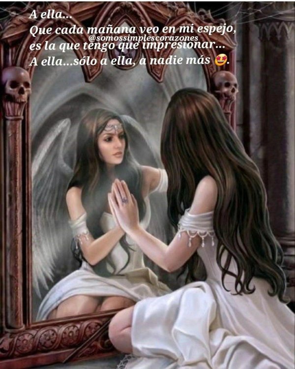 Девушка у зеркала