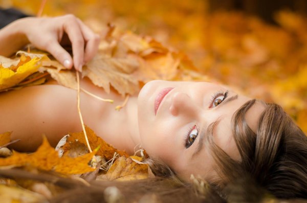 Осени с девушками